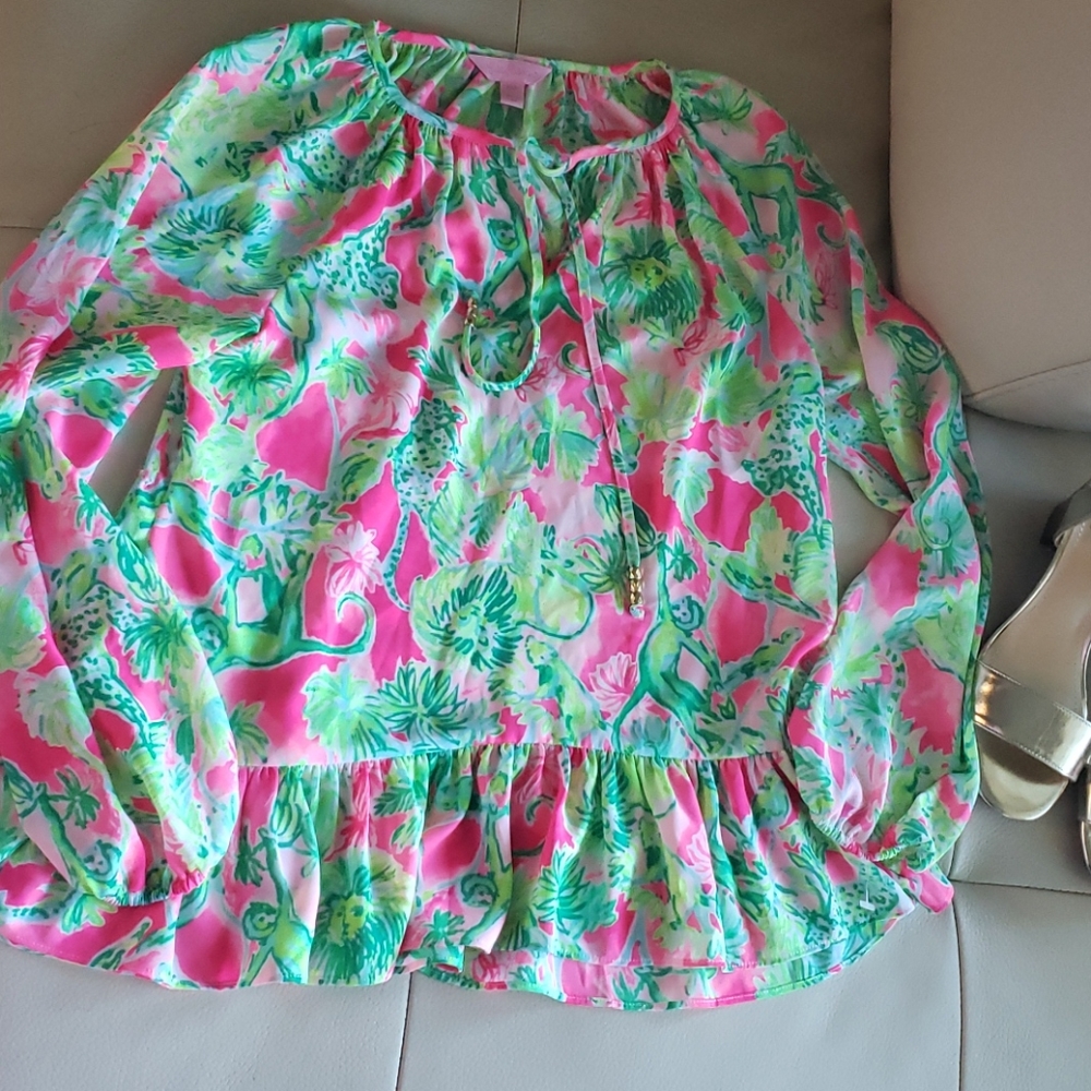 Lilly pulitzer top worn once - like new. Colors are Beautiful
